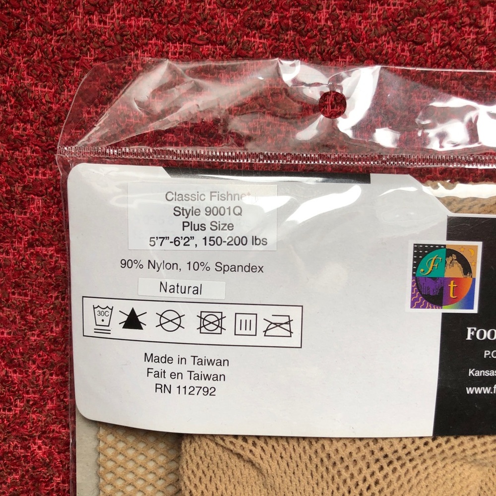 NWT Natural Beige Plus Size Fishnet Tights Retro Pinup Hot Topic Torrid - Picture 4 of 4